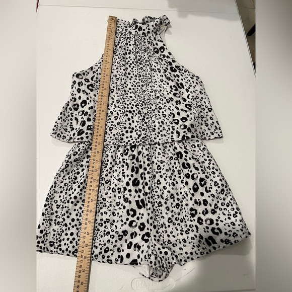 Entro 100% Rayon sleeveless leopard print romper with tie neck - Picture 5 of 10